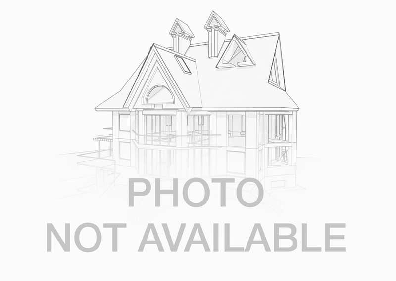 18 HIDDEN VALLEY Circle, Davenport, IA 52804